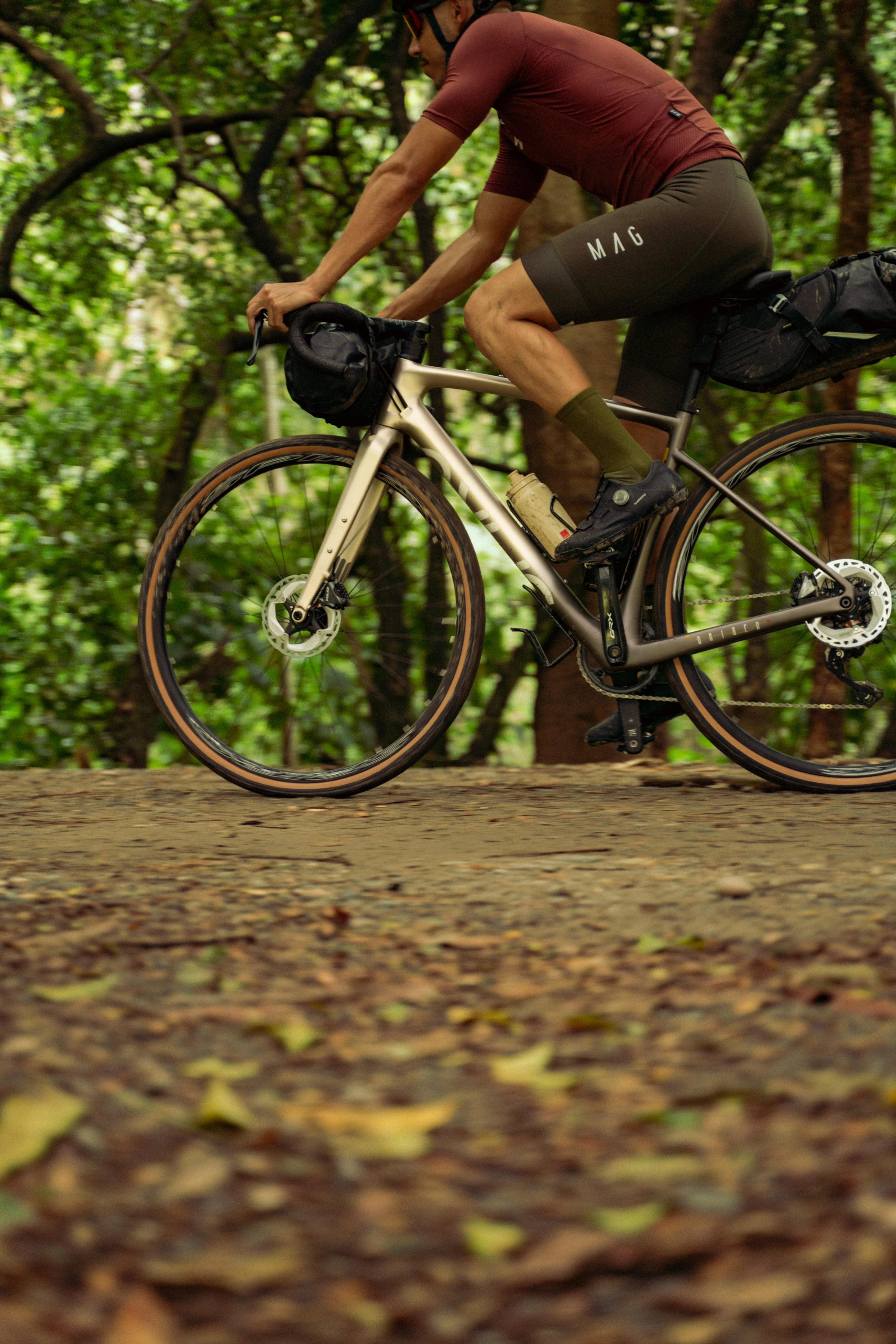 Bicicleta de gravel ORIGEN en carbono con grupo LTWOO GRT de 1x12 velocidades - Image 12