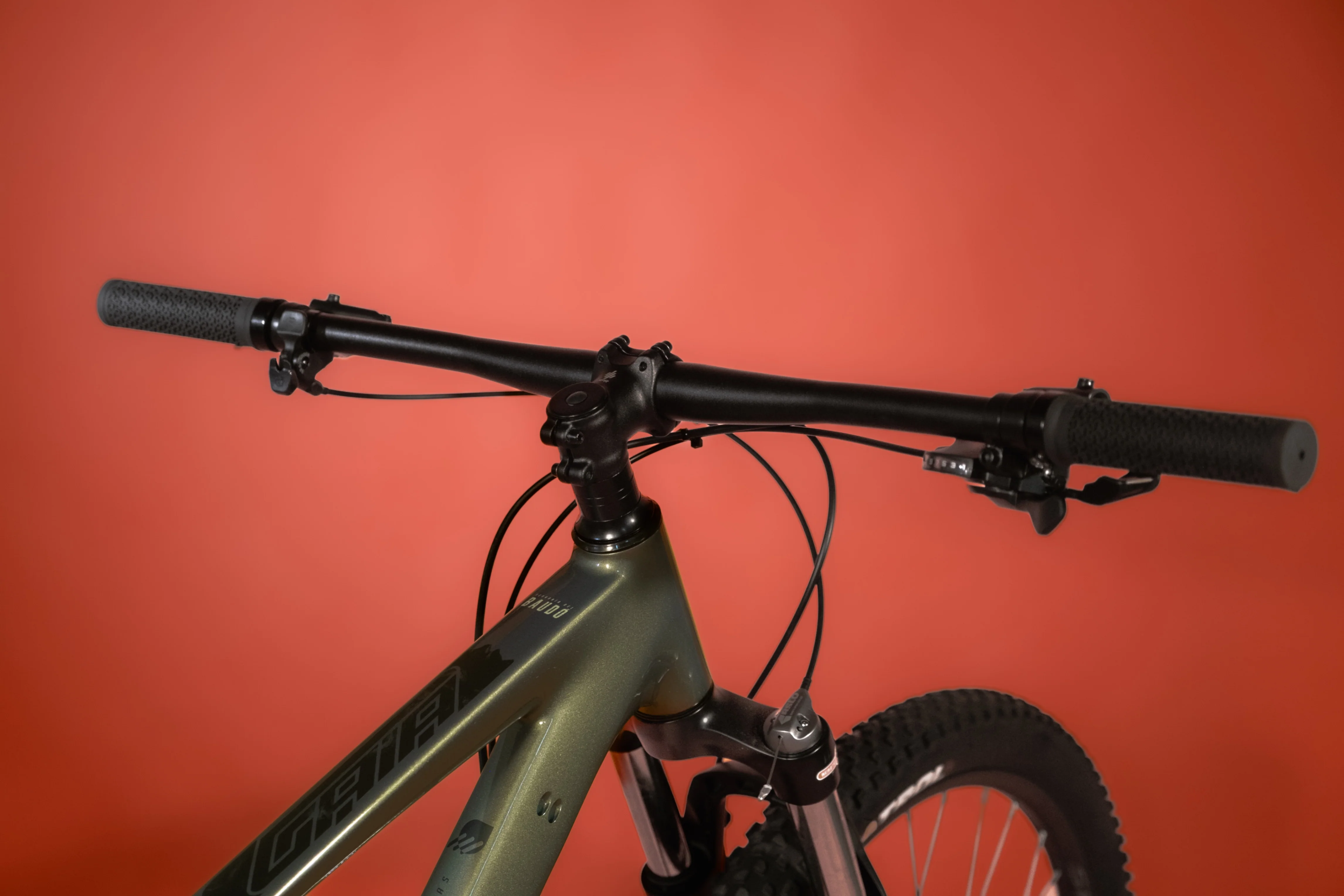 Bicicleta de montaña todo terreno GAIA en aluminio con grupo Shimano Deore NS - Image 17