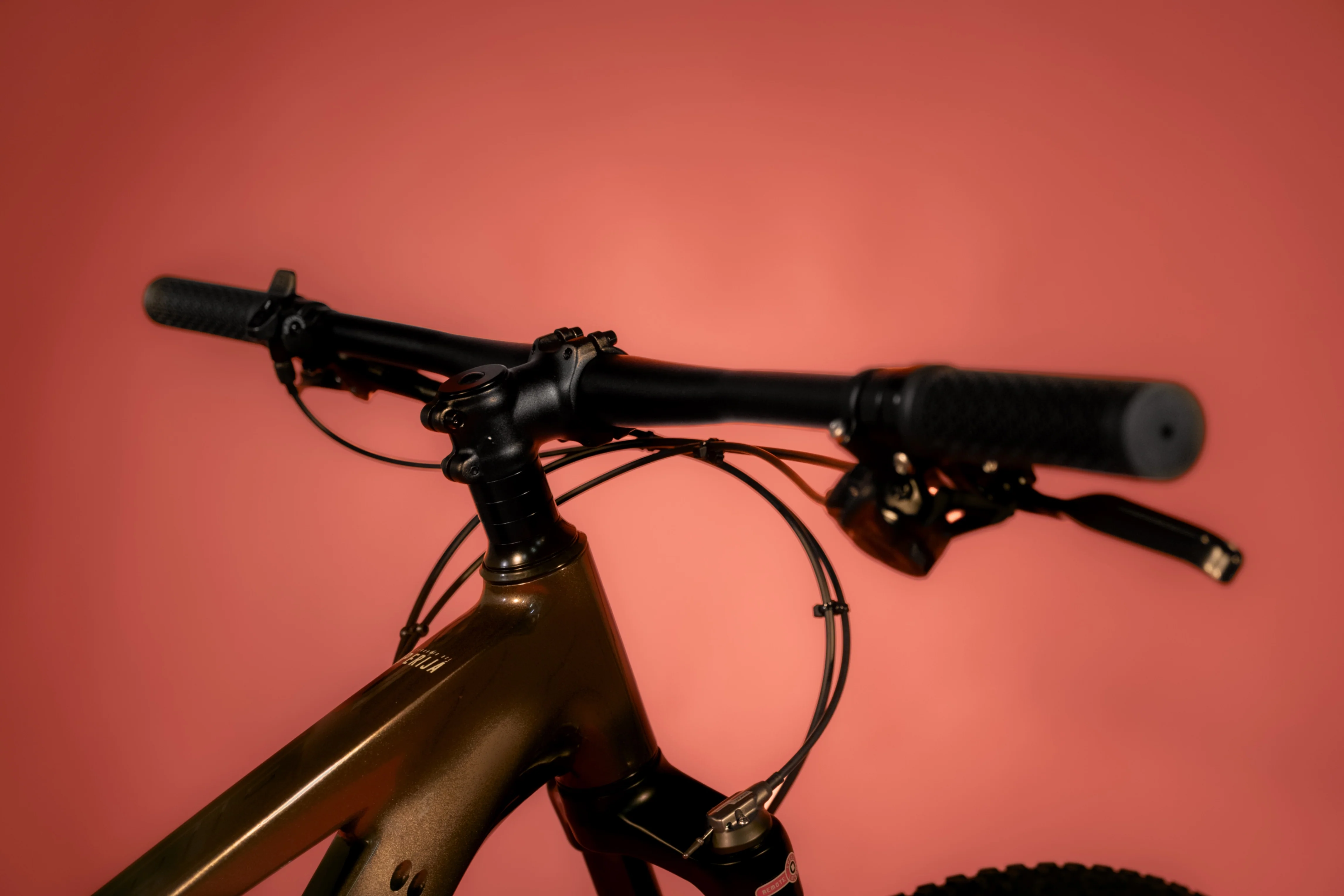 Bicicleta de montaña todo terreno GAIA en aluminio con grupo Shimano Deore NS - Image 11