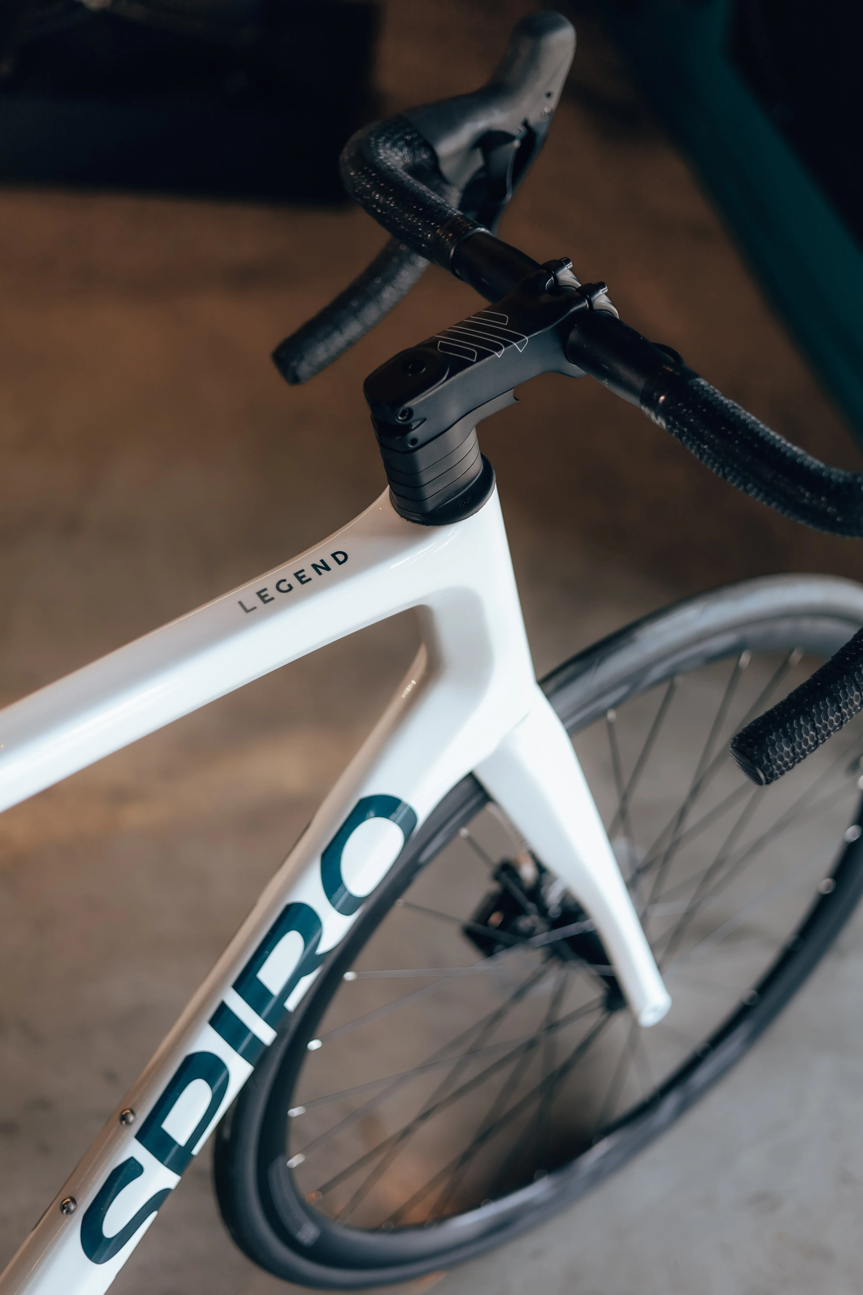 Bicicleta de ruta LEGEND DISC WUIN en carbono talla XL - Image 3