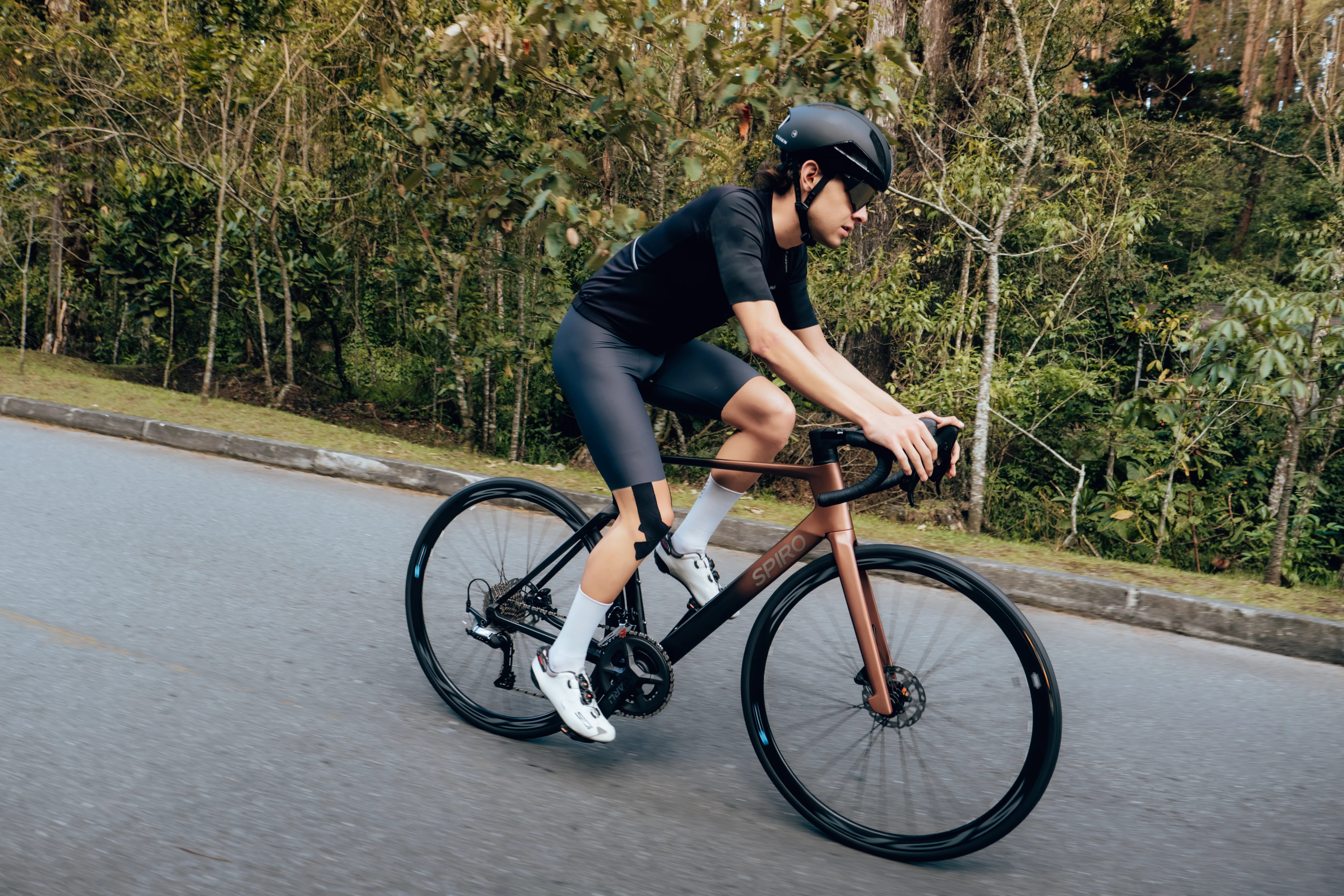 Bicicleta de ruta LEGEND SL en carbono Shimano 105 - Image 21