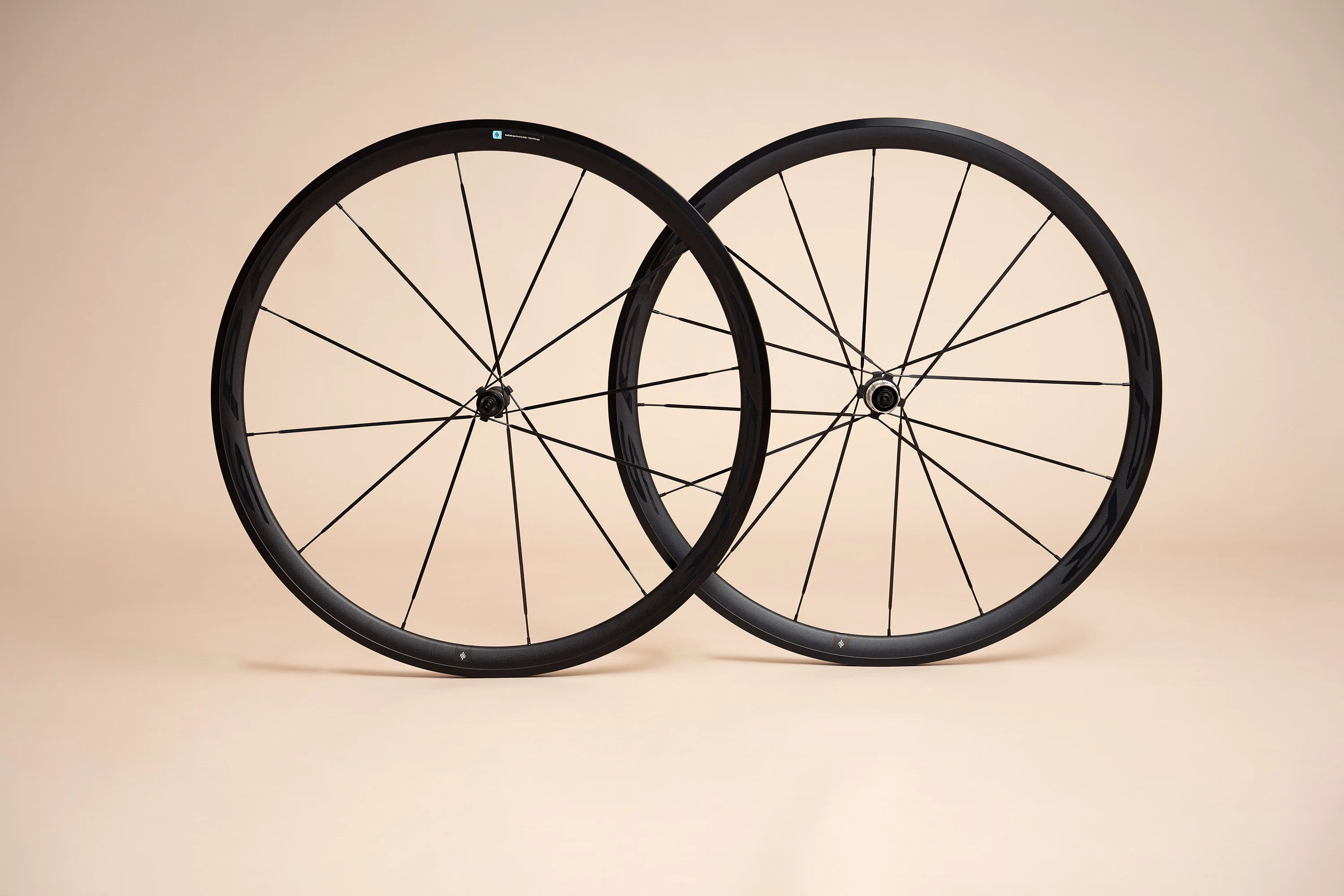 Set de ruedas livianas para bicicleta de ruta con freno de herradura SPR RACE R1216